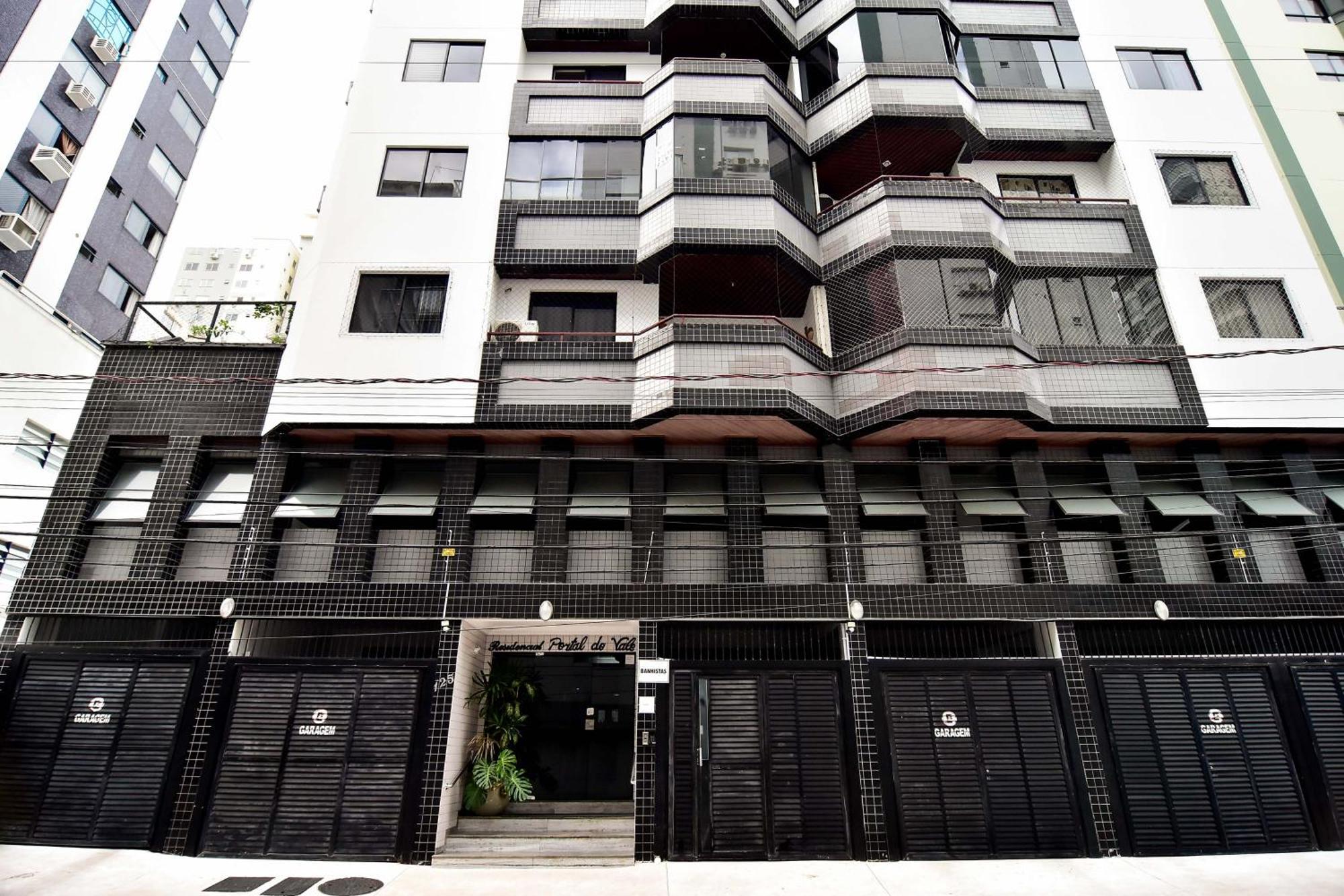 Portal Do Vale: Garagem E Wi-fi Na Rua 1800 P2497 * Balneario Camboriu