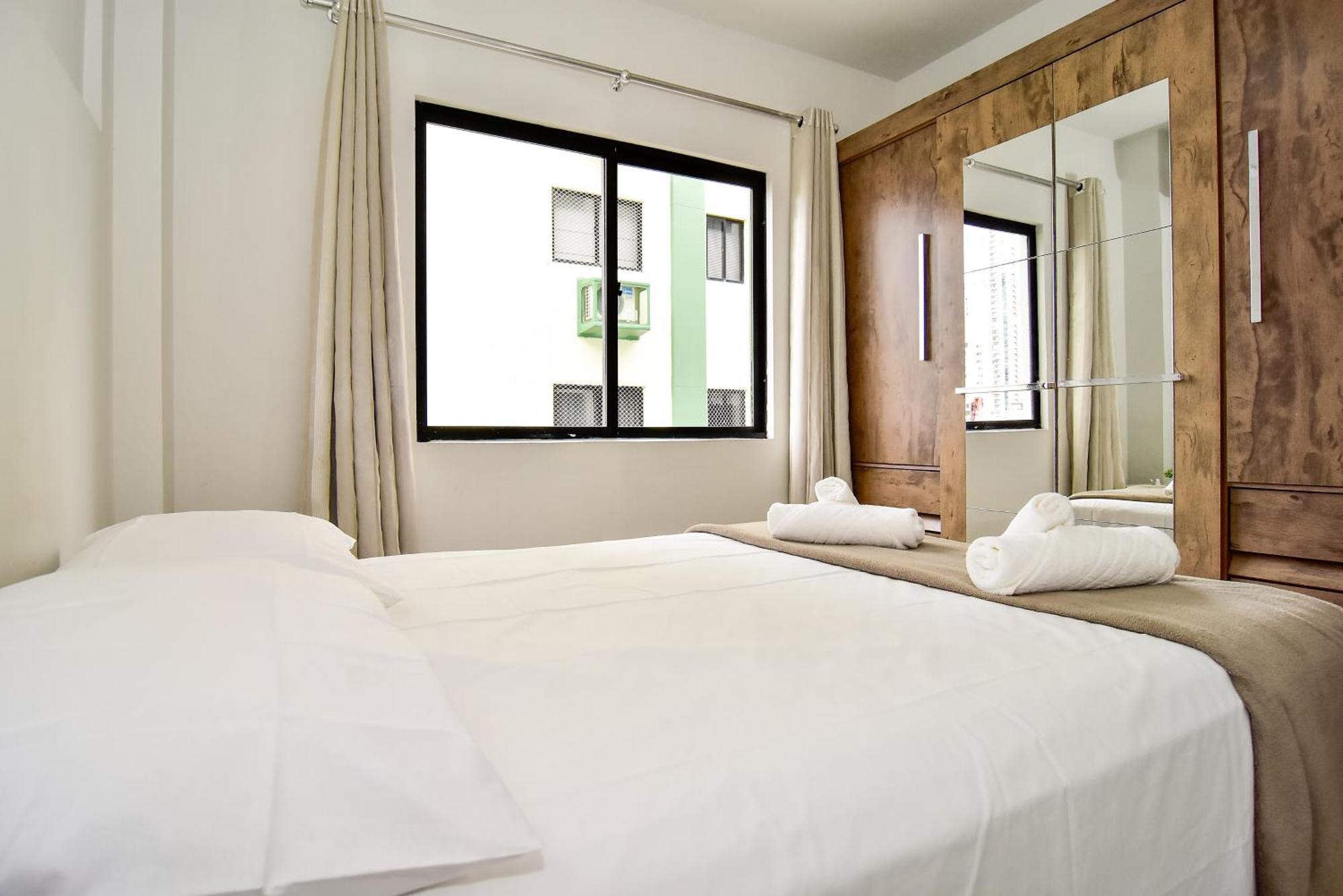 Apartment Portal Do Vale: Garagem E Wi-fi Na Rua 1800 P2497 Balneario Camboriu