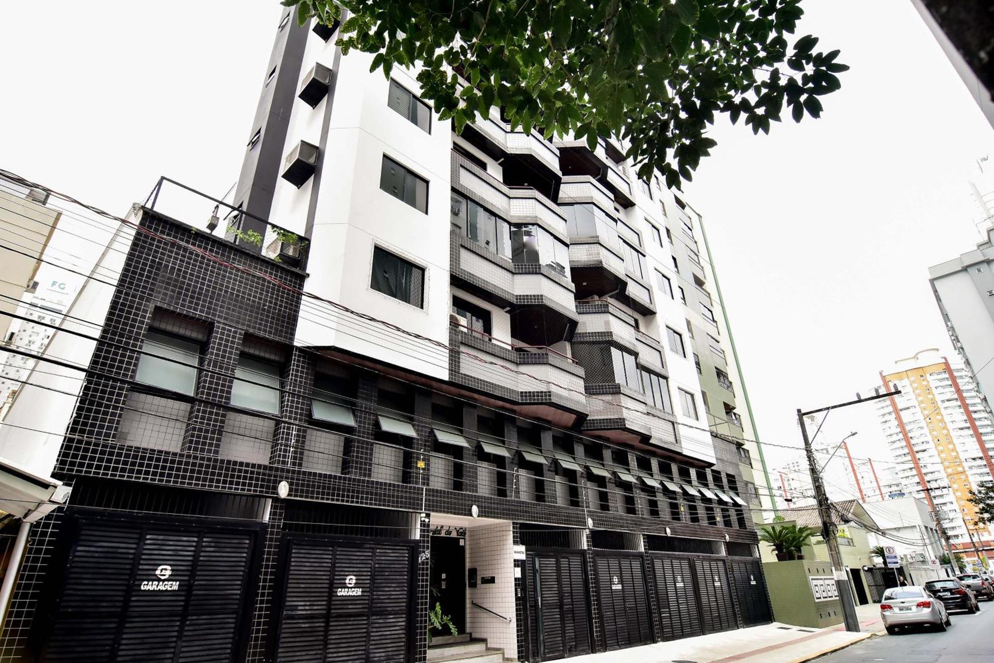 Apartment Portal Do Vale: Garagem E Wi-fi Na Rua 1800 P2497